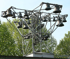 375px Carillon Olympiapark Muenchen resized